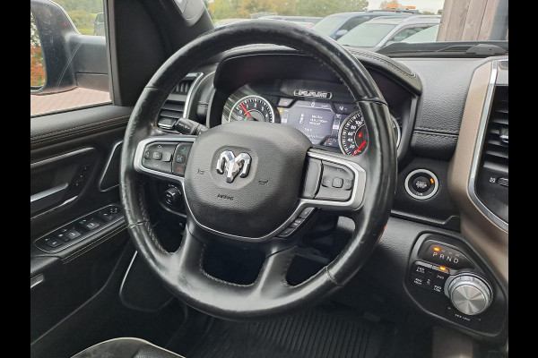 Dodge Ram 1500 5.7 V8 4x4 Crew Cab Laramie | Pano | Trekhaak | Leder | Stoelverwarming/ventilatie | Keyless | Camera | Sidesteps | Navi | Stuurverwarming |