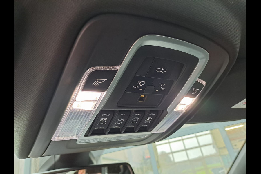Dodge Ram 1500 5.7 V8 4x4 Crew Cab Laramie | Pano | Trekhaak | Leder | Stoelverwarming/ventilatie | Keyless | Camera | Sidesteps | Navi | Stuurverwarming |