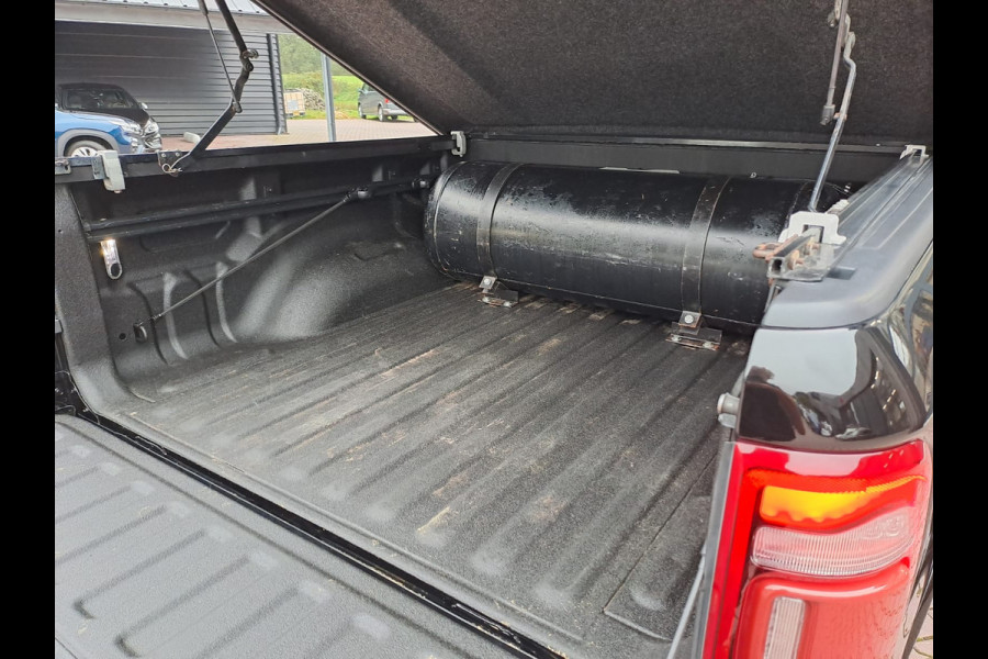 Dodge Ram 1500 5.7 V8 4x4 Crew Cab Laramie | Pano | Trekhaak | Leder | Stoelverwarming/ventilatie | Keyless | Camera | Sidesteps | Navi | Stuurverwarming |