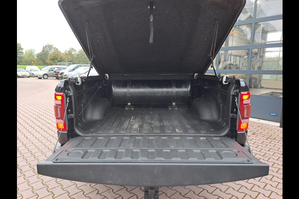 Dodge Ram 1500 5.7 V8 4x4 Crew Cab Laramie | Pano | Trekhaak | Leder | Stoelverwarming/ventilatie | Keyless | Camera | Sidesteps | Navi | Stuurverwarming |