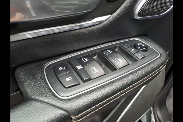 Dodge Ram 1500 5.7 V8 4x4 Crew Cab Laramie | Pano | Trekhaak | Leder | Stoelverwarming/ventilatie | Keyless | Camera | Sidesteps | Navi | Stuurverwarming |