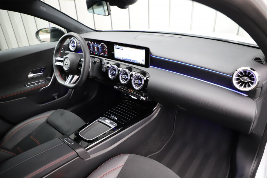 Mercedes-Benz A-Klasse 250 e AMG Aut8 | 218PK | Sfeerverlichting | Keyles-go | Stuurwielverwarming | Multi-beam | Stoelverw. | 2023.