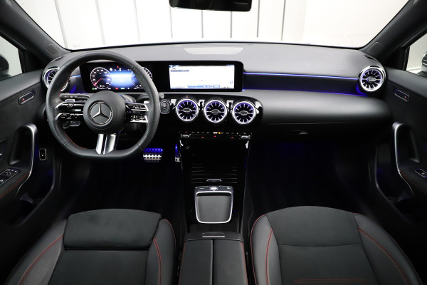 Mercedes-Benz A-Klasse 250 e AMG Aut8 | 218PK | Sfeerverlichting | Keyles-go | Stuurwielverwarming | Multi-beam | Stoelverw. | 2023.