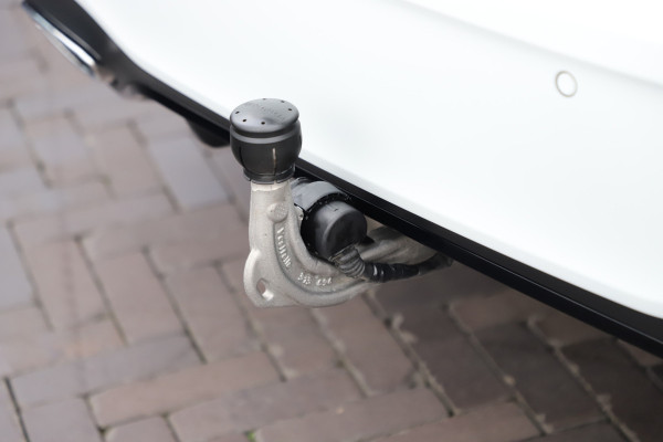 Mercedes-Benz A-Klasse 250 e AMG Aut8 | 218PK | Sfeerverlichting | Keyles-go | Stuurwielverwarming | Multi-beam | Stoelverw. | 2023.