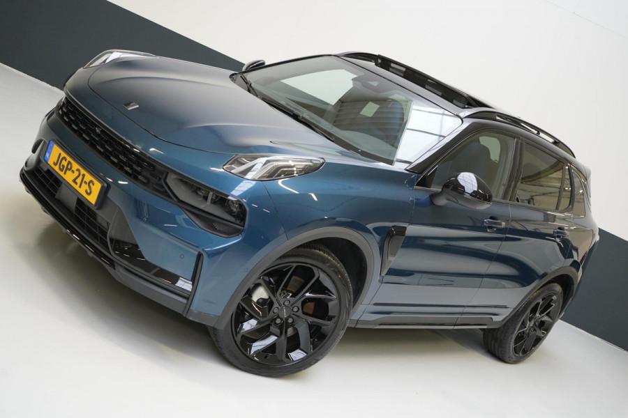 Lynk & Co 01 1.5 | Zwart optiek | Panoramadak | Navigatie | Memory | Apple CarPlay Lynk & Co 01 1.5 | Zwart optiek | Panoramadak | Navigatie | Memory | Apple CarPlay