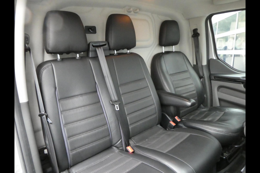Ford Transit Custom 280 2.0tdci 170pk, Automaat, LED, Camera, 3-Zits, Navigatie. Ford Transit Custom 280 2.0tdci 170pk, Automaat, LED, Camera, 3-Zits, Navigatie.