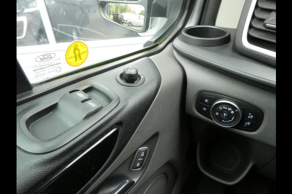 Ford Transit Custom 280 2.0tdci 170pk, Automaat, LED, Camera, 3-Zits, Navigatie. Ford Transit Custom 280 2.0tdci 170pk, Automaat, LED, Camera, 3-Zits, Navigatie.