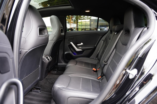 Mercedes-Benz A-Klasse 220 Premium Plus, AMG Leder, Burmester, 360 Camera, 19 Inch, Adaptive Cruise