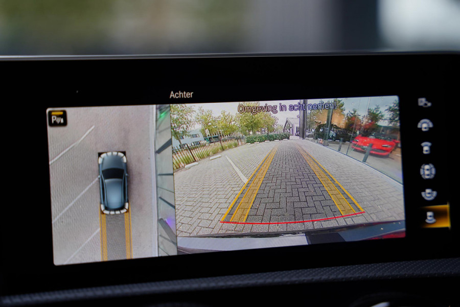 Mercedes-Benz A-Klasse 220 Premium Plus, AMG Leder, Burmester, 360 Camera, 19 Inch, Adaptive Cruise