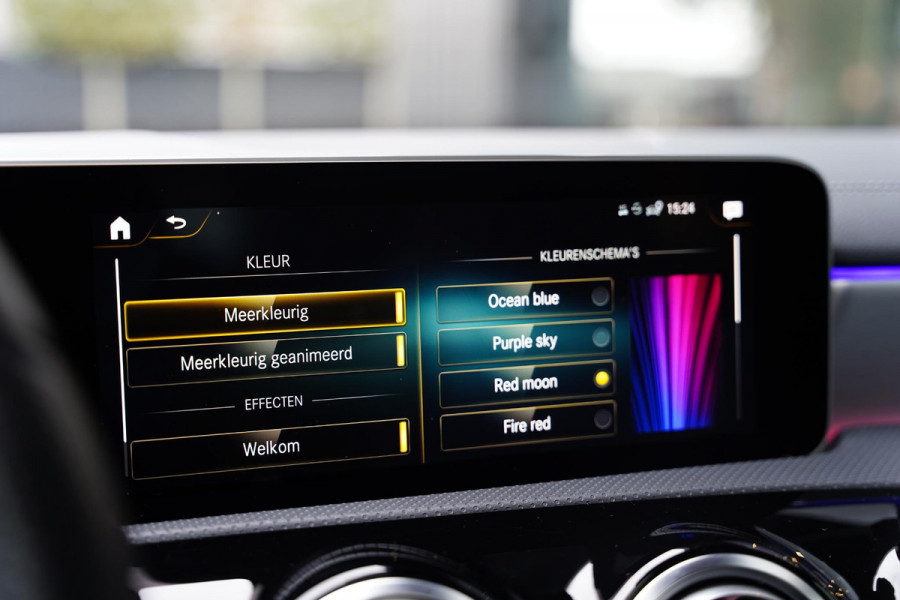 Mercedes-Benz A-Klasse 220 Premium Plus, AMG Leder, Burmester, 360 Camera, 19 Inch, Adaptive Cruise