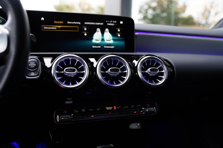 Mercedes-Benz A-Klasse 220 Premium Plus, AMG Leder, Burmester, 360 Camera, 19 Inch, Adaptive Cruise