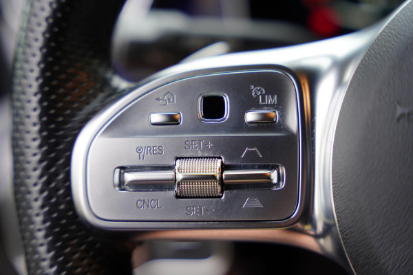 Mercedes-Benz A-Klasse 220 Premium Plus, AMG Leder, Burmester, 360 Camera, 19 Inch, Adaptive Cruise
