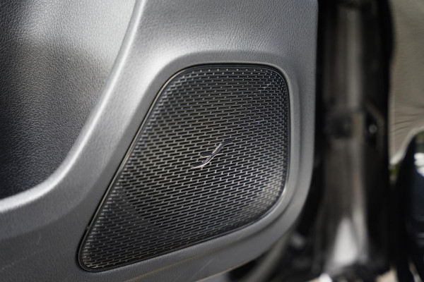 Mercedes-Benz A-Klasse 220 Premium Plus, AMG Leder, Burmester, 360 Camera, 19 Inch, Adaptive Cruise