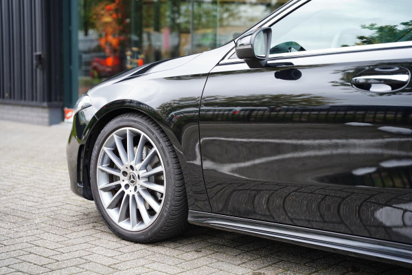 Mercedes-Benz A-Klasse 220 Premium Plus, AMG Leder, Burmester, 360 Camera, 19 Inch, Adaptive Cruise
