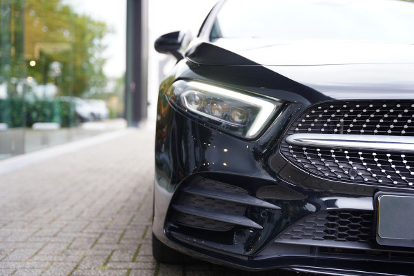 Mercedes-Benz A-Klasse 220 Premium Plus, AMG Leder, Burmester, 360 Camera, 19 Inch, Adaptive Cruise