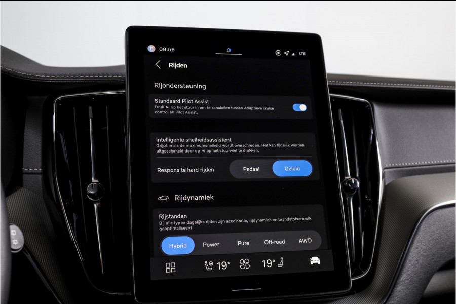Volvo XC60 2.0 T6 Plug-in hybrid AWD Ultra Black Edition Facelift | Harmon Kardon | S/K Panodak | Dig.Cockpit | Adapt.Cruise | Stoel-+Stuurverw. | 360 Camera | NAV+App.Connect | Auto.Airco | LM 21" | 4709
