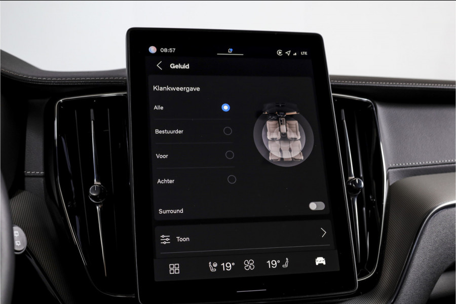 Volvo XC60 2.0 T6 Plug-in hybrid AWD Ultra Black Edition Facelift | Harmon Kardon | S/K Panodak | Dig.Cockpit | Adapt.Cruise | Stoel-+Stuurverw. | 360 Camera | NAV+App.Connect | Auto.Airco | LM 21" | 4709