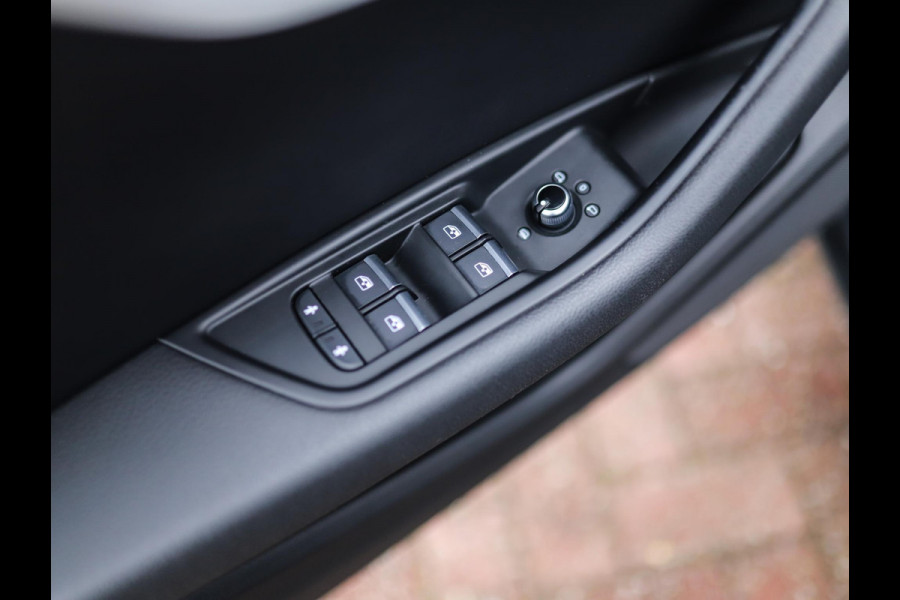 Audi A4 Limousine 1.4 TFSI Sport S line edition | 3-Zone Airco | Alarm Klasse 3 | Cruise Control | Navi