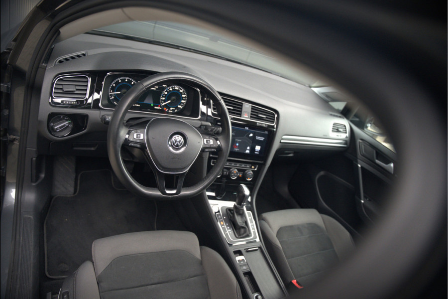 Volkswagen Golf 1.4 TSI Highline Business R | R-Line | Panoramadak | Stoelverwarming | Stuurverwarming | Dynaudio | Standkachel | Massage | Keyless | Adaptive Cruise Control | Camera | Parkeersensoren | Navigatie Discover Pro | LED | T Volkswagen Golf 1.4 TSI Highline Business R | R-Line | Panoramadak | Stoelverwarming | Stuurverwarming | Dynaudio | Standkachel | Massage | Keyless | Adaptive Cruise Control | Camera | Parkeersensoren | Navigatie Discover Pro | LED | T