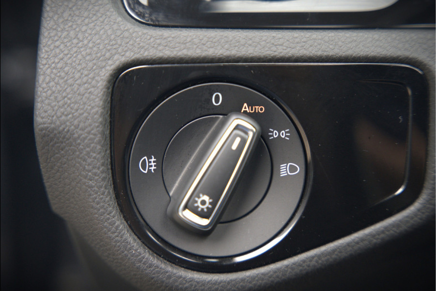 Volkswagen Golf 1.4 TSI Highline Business R | R-Line | Panoramadak | Stoelverwarming | Stuurverwarming | Dynaudio | Standkachel | Massage | Keyless | Adaptive Cruise Control | Camera | Parkeersensoren | Navigatie Discover Pro | LED | T Volkswagen Golf 1.4 TSI Highline Business R | R-Line | Panoramadak | Stoelverwarming | Stuurverwarming | Dynaudio | Standkachel | Massage | Keyless | Adaptive Cruise Control | Camera | Parkeersensoren | Navigatie Discover Pro | LED | T