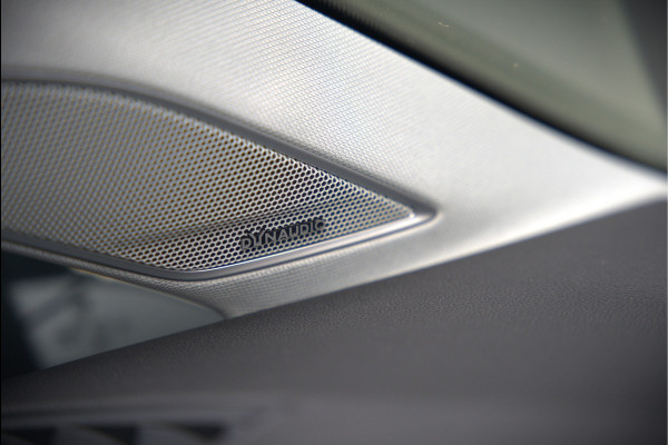 Volkswagen Golf 1.4 TSI Highline Business R | R-Line | Panoramadak | Stoelverwarming | Stuurverwarming | Dynaudio | Standkachel | Massage | Keyless | Adaptive Cruise Control | Camera | Parkeersensoren | Navigatie Discover Pro | LED | T Volkswagen Golf 1.4 TSI Highline Business R | R-Line | Panoramadak | Stoelverwarming | Stuurverwarming | Dynaudio | Standkachel | Massage | Keyless | Adaptive Cruise Control | Camera | Parkeersensoren | Navigatie Discover Pro | LED | T