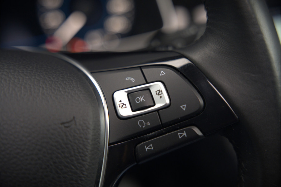 Volkswagen Golf 1.4 TSI Highline Business R | R-Line | Panoramadak | Stoelverwarming | Stuurverwarming | Dynaudio | Standkachel | Massage | Keyless | Adaptive Cruise Control | Camera | Parkeersensoren | Navigatie Discover Pro | LED | T Volkswagen Golf 1.4 TSI Highline Business R | R-Line | Panoramadak | Stoelverwarming | Stuurverwarming | Dynaudio | Standkachel | Massage | Keyless | Adaptive Cruise Control | Camera | Parkeersensoren | Navigatie Discover Pro | LED | T