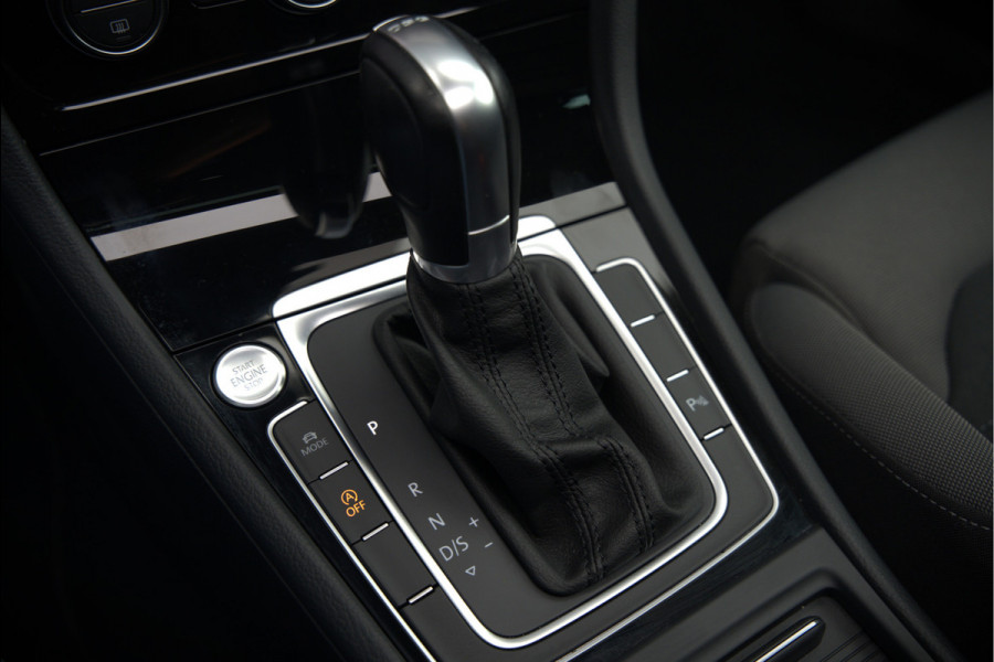 Volkswagen Golf 1.4 TSI Highline Business R | R-Line | Panoramadak | Stoelverwarming | Stuurverwarming | Dynaudio | Standkachel | Massage | Keyless | Adaptive Cruise Control | Camera | Parkeersensoren | Navigatie Discover Pro | LED | T Volkswagen Golf 1.4 TSI Highline Business R | R-Line | Panoramadak | Stoelverwarming | Stuurverwarming | Dynaudio | Standkachel | Massage | Keyless | Adaptive Cruise Control | Camera | Parkeersensoren | Navigatie Discover Pro | LED | T