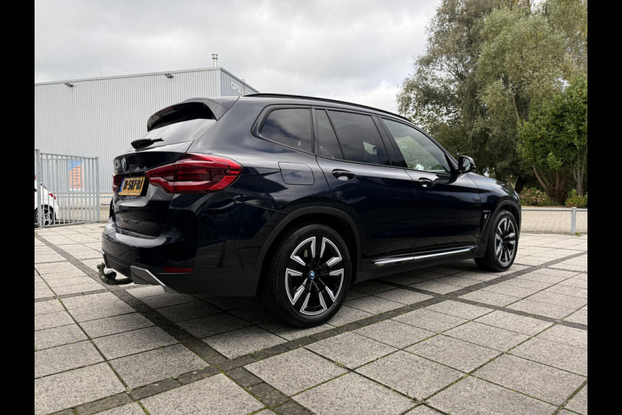 BMW iX3 Executive 80 kWh | Trekhaak | Panorama | Leder | Navi | Camera |