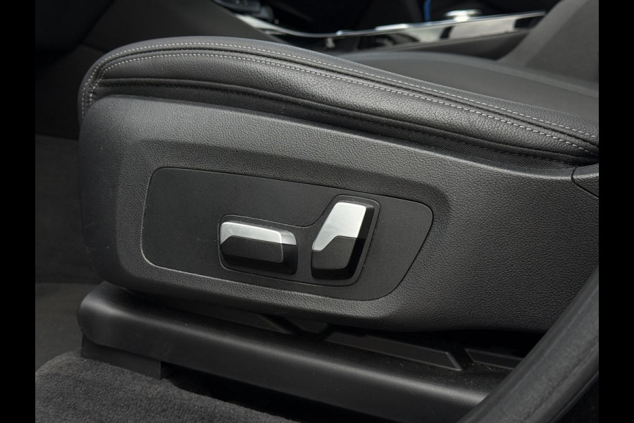 BMW iX3 Executive 80 kWh | Trekhaak | Panorama | Leder | Navi | Camera |