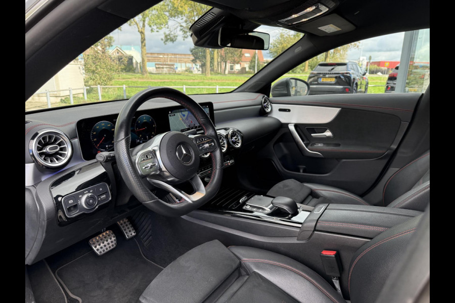 Mercedes-Benz CLA-Klasse Shooting Brake Aut. 180d Business Sol. AMG | Navi | Camera | Sfeer Verlichting |