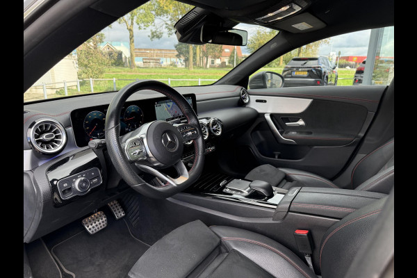 Mercedes-Benz CLA-Klasse Shooting Brake Aut. 180d Business Sol. AMG | Navi | Camera | Sfeer Verlichting |