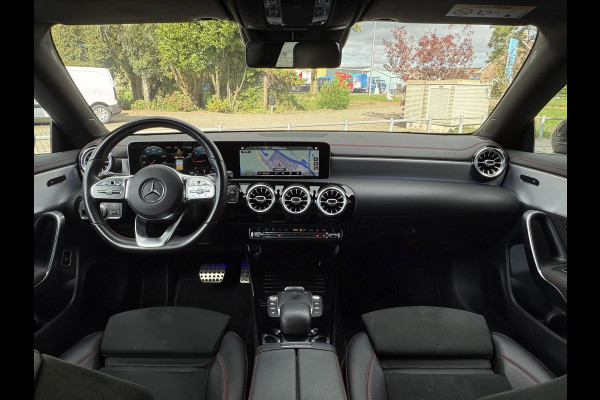 Mercedes-Benz CLA-Klasse Shooting Brake Aut. 180d Business Sol. AMG | Navi | Camera | Sfeer Verlichting |