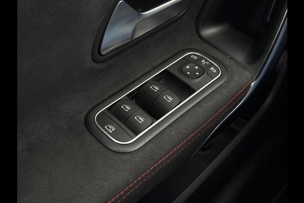Mercedes-Benz CLA-Klasse Shooting Brake Aut. 180d Business Sol. AMG | Navi | Camera | Sfeer Verlichting |