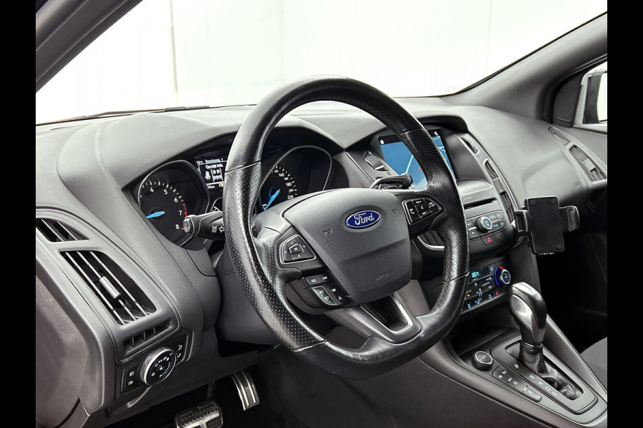 Ford FOCUS Wagon 1.5 Titanium ST-Line | 150PK | Dealer onderH | AchterCAM | ParkASS | Stoel+Stuur verW | TrekH | Lane ASS | Cruise