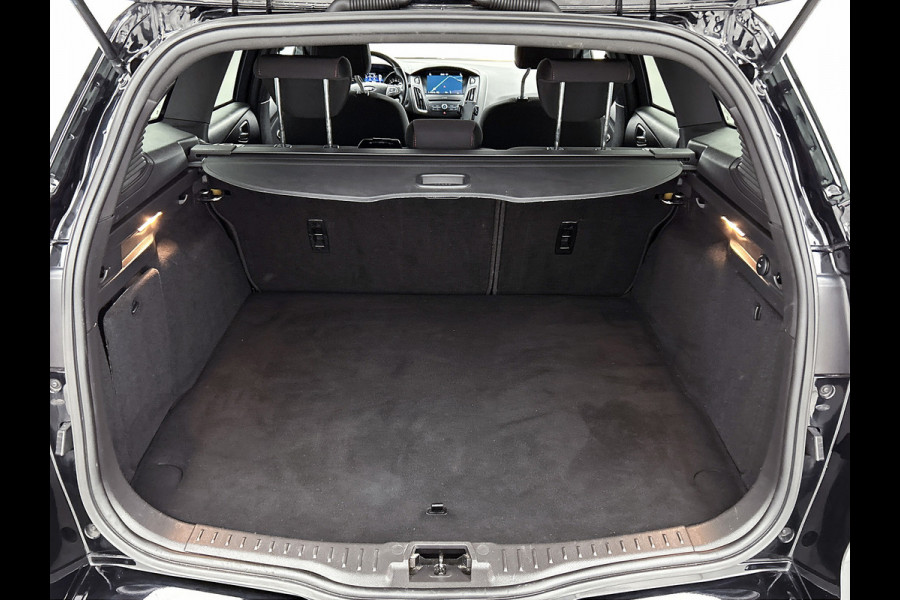 Ford FOCUS Wagon 1.5 Titanium ST-Line | 150PK | Dealer onderH | AchterCAM | ParkASS | Stoel+Stuur verW | TrekH | Lane ASS | Cruise