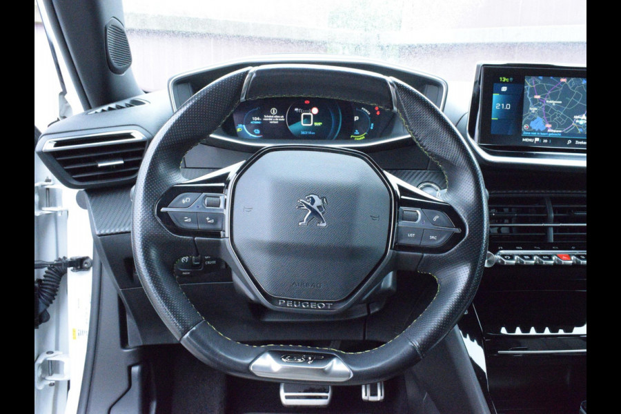 Peugeot e-2008 EV GT 50 kWh | navigatie | camera + sensoren | stoelverwarming | adaptieve cruise control