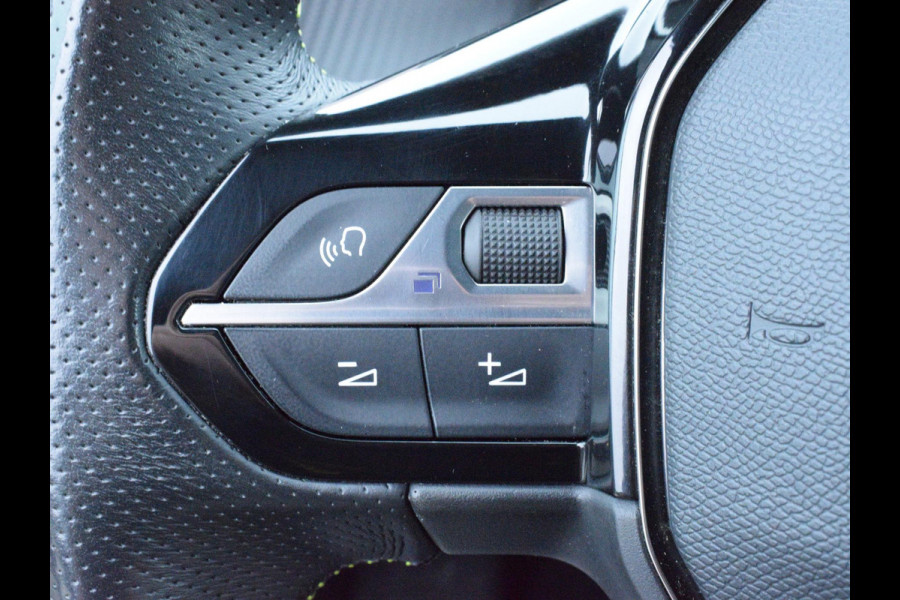 Peugeot e-2008 EV GT 50 kWh | navigatie | camera + sensoren | stoelverwarming | adaptieve cruise control