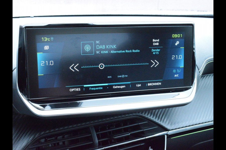 Peugeot e-2008 EV GT 50 kWh | navigatie | camera + sensoren | stoelverwarming | adaptieve cruise control
