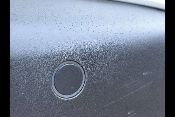 Peugeot e-2008 EV GT 50 kWh | navigatie | camera + sensoren | stoelverwarming | adaptieve cruise control