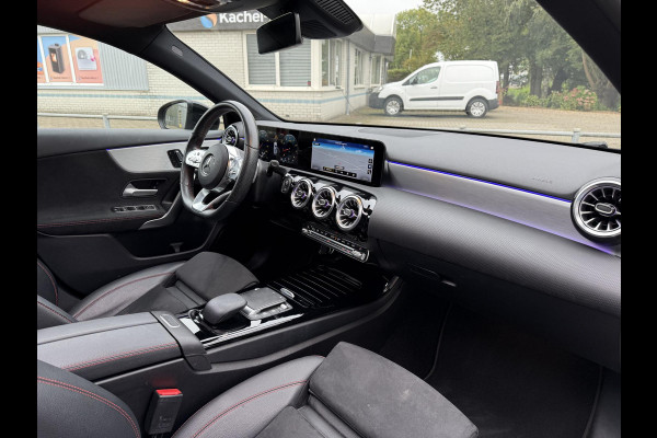 Mercedes-Benz A-Klasse 200 Aut. Bus. Sol. AMG Sport | Panorama | Burmester | Memory | Multi Beam | Sfeer Verlichting |