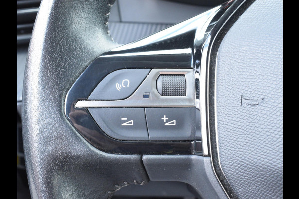 Peugeot 2008 1.2 PureTech Allure | navigatie | camera | cruise control | trekhaak Peugeot 2008 1.2 PureTech Allure | navigatie | camera | cruise control | trekhaak
