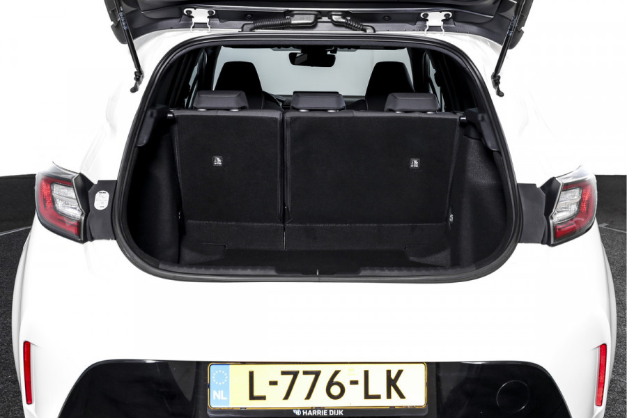Toyota Corolla 1.8 Hybrid Active - Automaat | Adapt. Cruise | Afn. Trekhaak | PDC | Camera | App. Connect | ECC | LM 16" | Toyota Corolla 1.8 Hybrid Active - Automaat | Adapt. Cruise | Afn. Trekhaak | PDC | Camera | App. Connect | ECC | LM 16" |