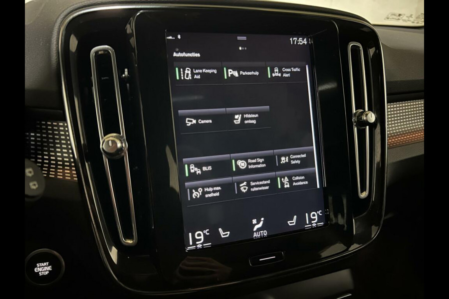 Volvo XC40 1.5 T5 Recharge R-Design Pano H/K 360° ACC Autopilot