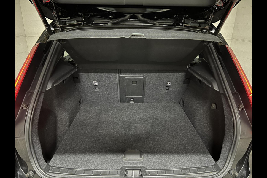 Volvo XC40 1.5 T5 Recharge R-Design Pano H/K 360° ACC Autopilot