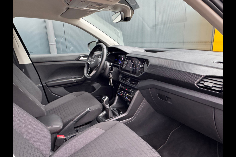 Volkswagen T-Cross 1.0 TSI Life * Carplay * Climate Control * Parkeersensoren *