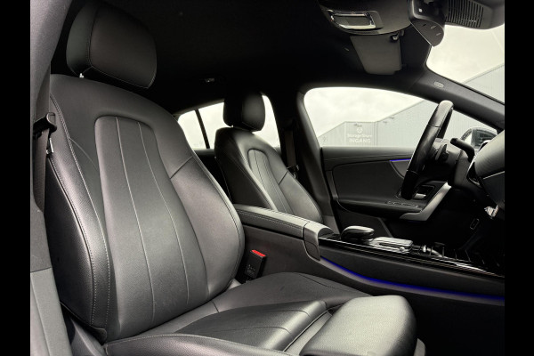 Mercedes-Benz CLA-Klasse Shooting Brake 180 Aut. Business Sol. Luxury | Leder Sport | Sfeer Verlichting | 18inch |