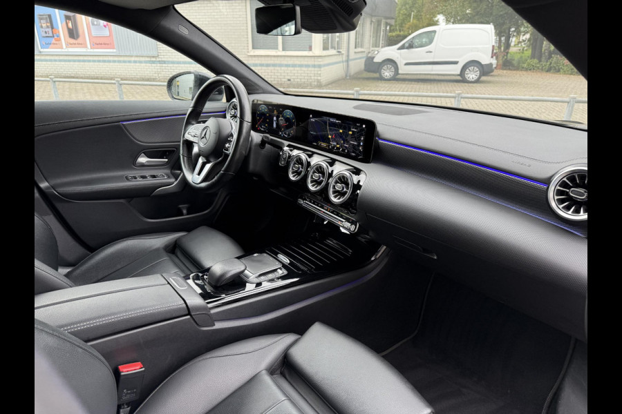 Mercedes-Benz CLA-Klasse Shooting Brake 180 Aut. Business Sol. Luxury | Leder Sport | Sfeer Verlichting | 18inch |