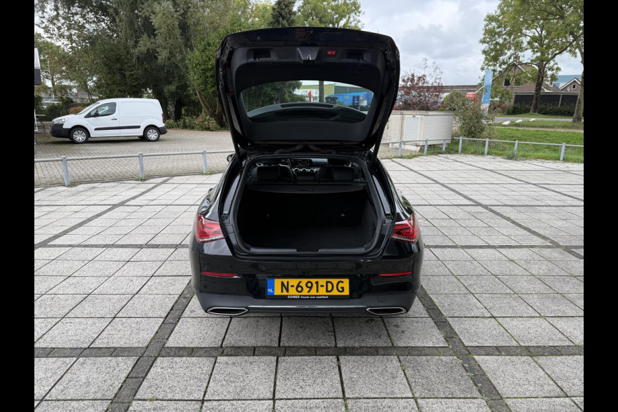 Mercedes-Benz CLA-Klasse Shooting Brake 180 Aut. Business Sol. Luxury | Leder Sport | Sfeer Verlichting | 18inch |