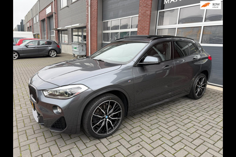 BMW X2 SDrive20i 192PK M-Sport LED Pano Camera Keyless Lane