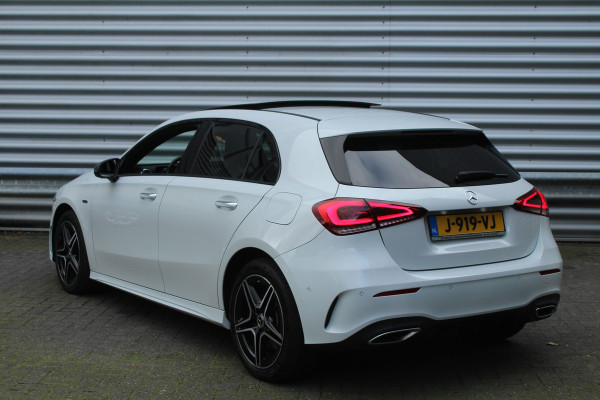 Mercedes-Benz A-Klasse 250 e 218pk Business Solution AMG Limited PHEV Automaat NL-Auto NAP Panoramadak Burmester Clima Cruise Navi Camera Sfeer LMV